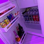 Pinkroom06