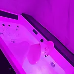 Pinkroom06